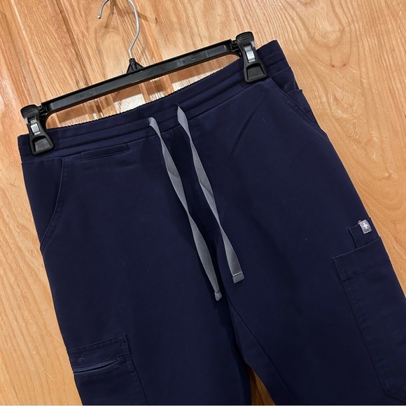 FIGS Yola Skinny Scrub Pants - Picture 3 of 9